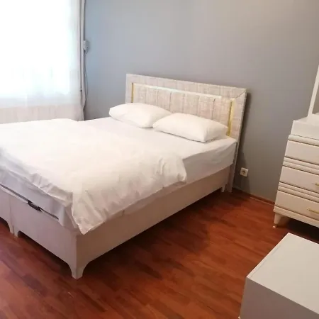 Smf Suites 3+1 Flat